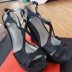 GUESS black heels
